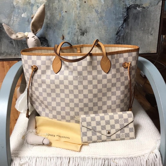 WELCOME TO OLIVIA’S SHOP - Picture 13 of 16